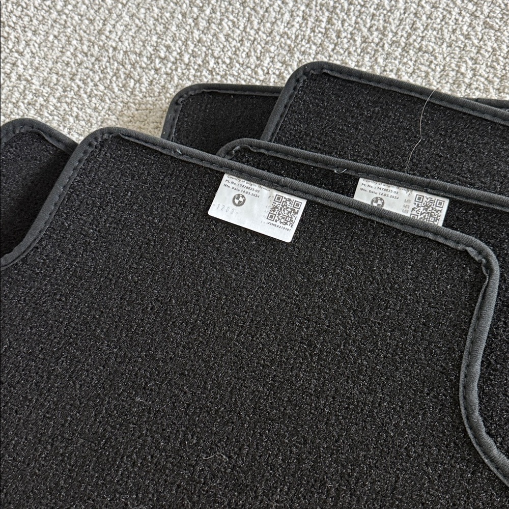 2025 BMW X5 Floor Mats Set - Picture 5 of 5